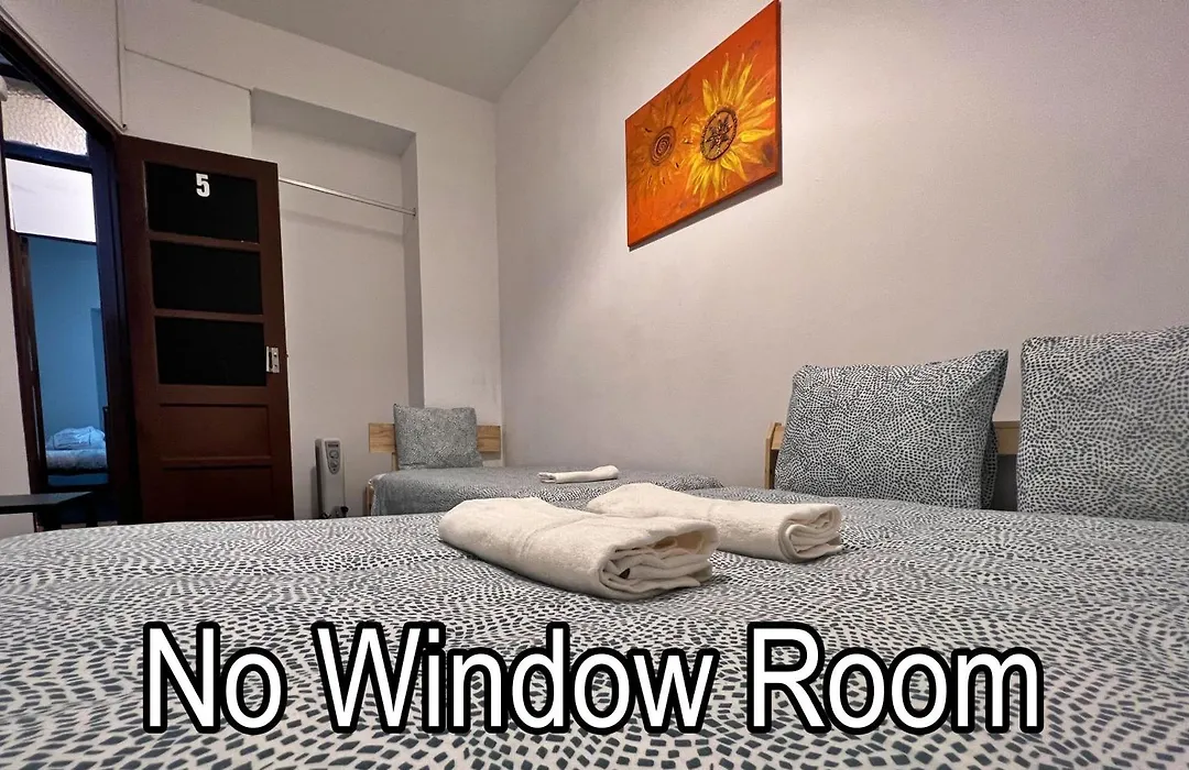 Cosy Mouraria Rooms-1